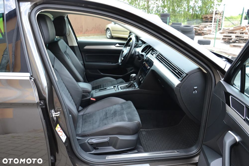 Volkswagen Passat - 33