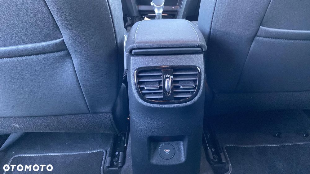 Kia XCeed 1.6 GDI PHEV Business Line DCT - 24