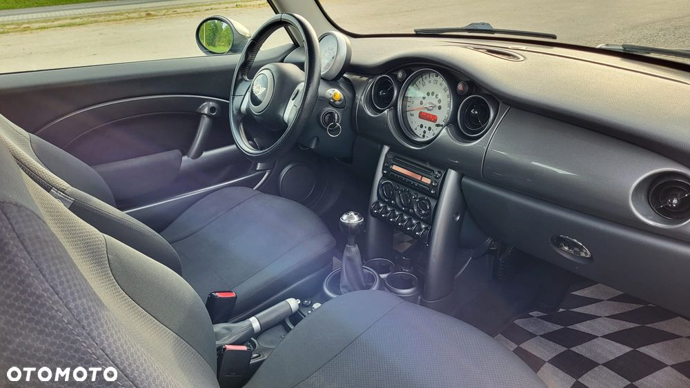 MINI Cooper Standard - 9
