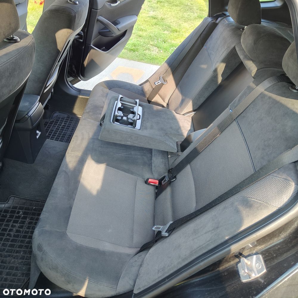 BMW X1 xDrive20d - 11