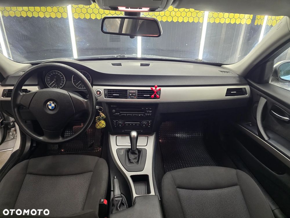 BMW Seria 3 325i - 7