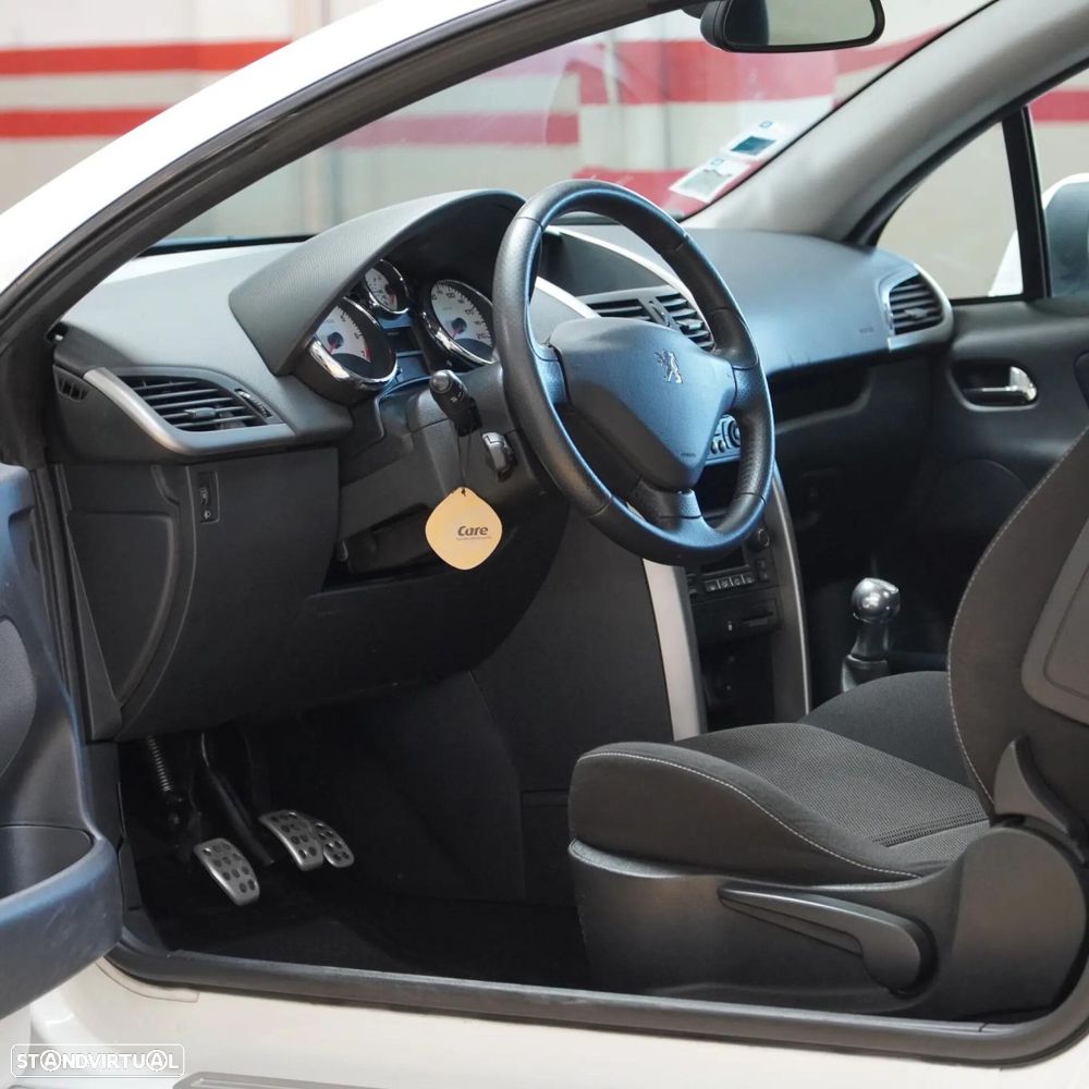 Peugeot 207 CC 1.6 SE 200 Anos - 23