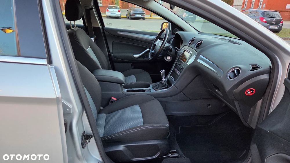 Ford Mondeo 2.0 TDCI Titanium - 20