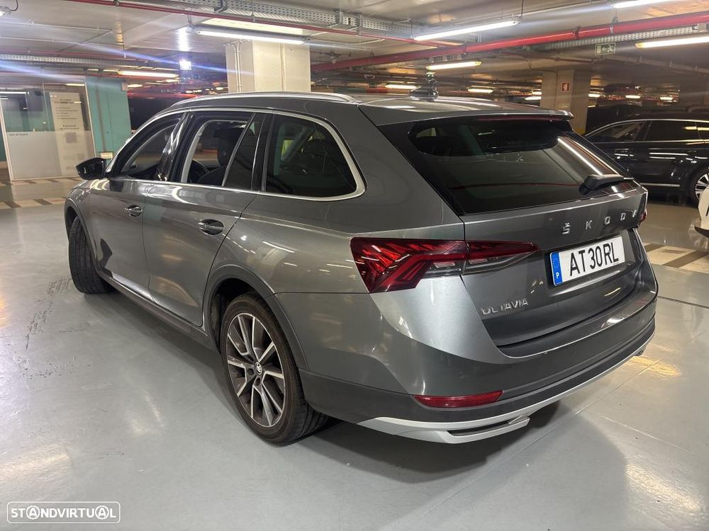 Skoda Octavia Break 2.0 TDI Scoutline - 2