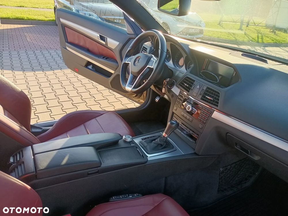 Mercedes-Benz Klasa E 250 CGI BlueEFFICIENCY Automatik Elegance - 14