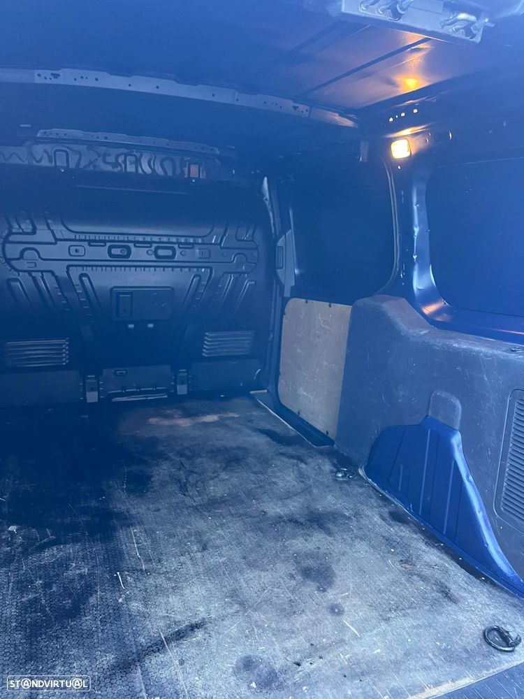 Ford Transit Conect - 8