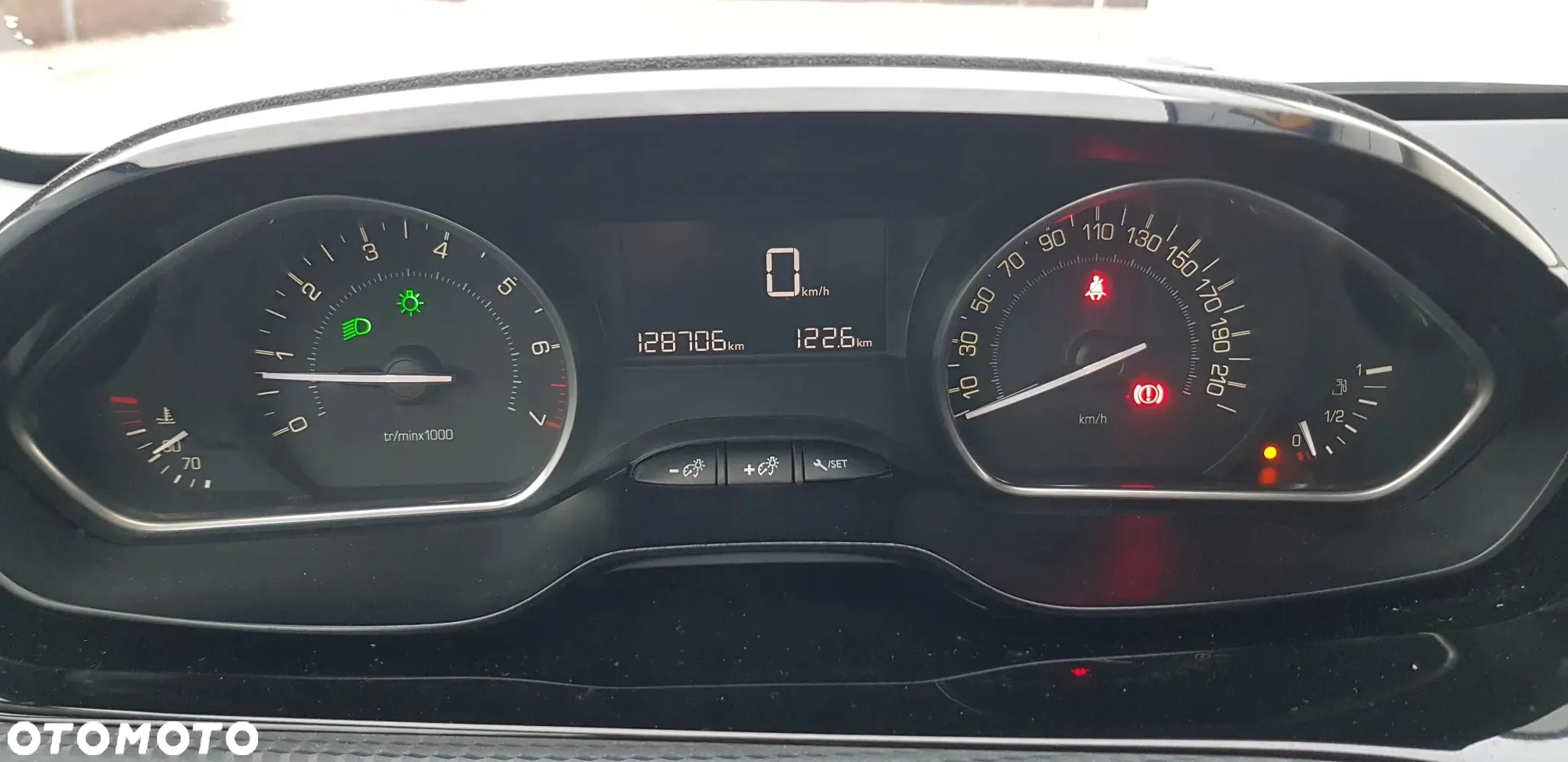 Peugeot 208 PureTech 110 Stop&Start XY - 18