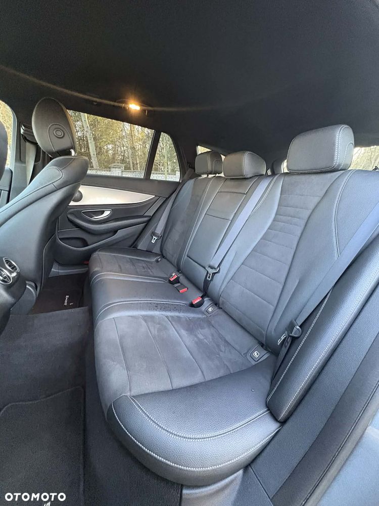 Mercedes-Benz Klasa E 200 4-Matic 9G-TRONIC - 11