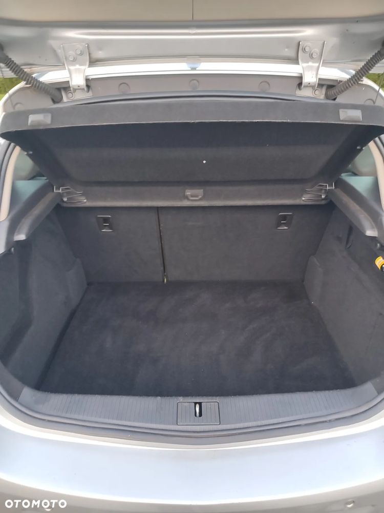 Opel Astra 1.4 Turbo 150 Jahre - 18