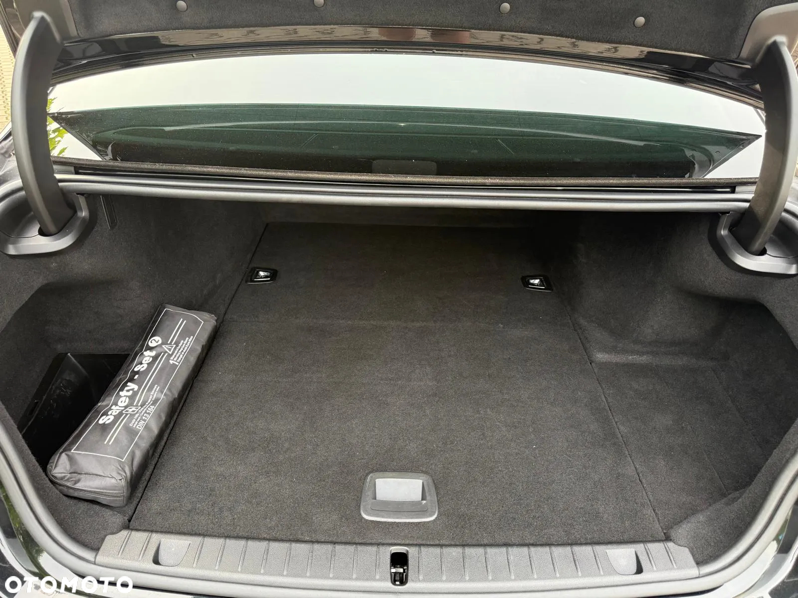 BMW Seria 7 740e iPerformance - 26