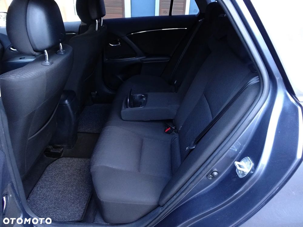 Toyota Avensis 1.8 Sol - 22