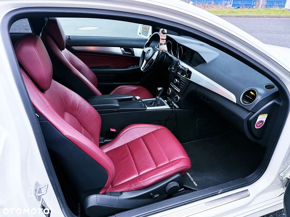 Mercedes-Benz Klasa C 180 BlueEFFICIENCY - 16