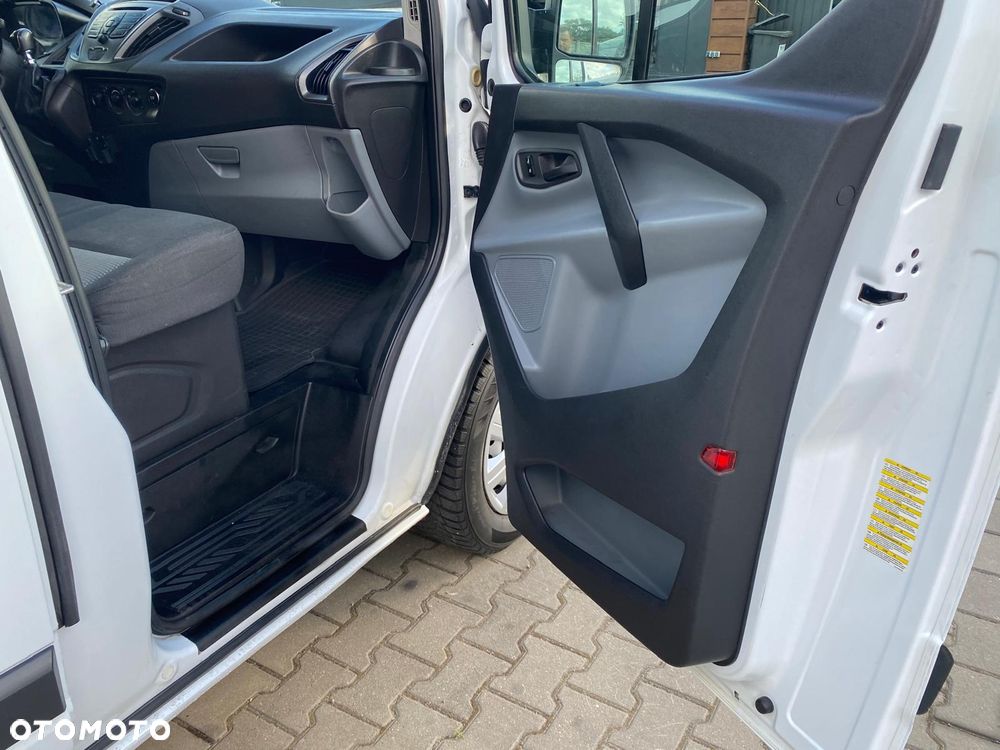 Ford TRANSIT CUSTOM - 18