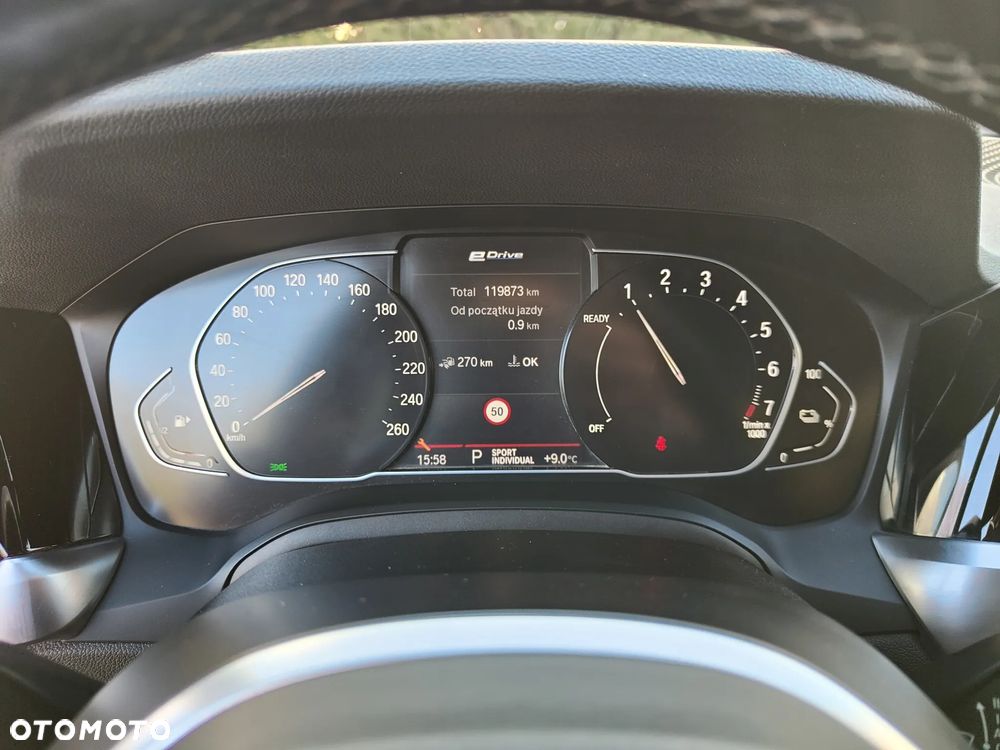 BMW Seria 3 330e M Sport - 32