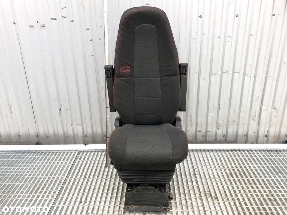 FOTEL PRAWY PRZÓD  VOLVO FH II 2012 - 2022 500 368 kW [500 KM] 10x4/6 2017 - 1