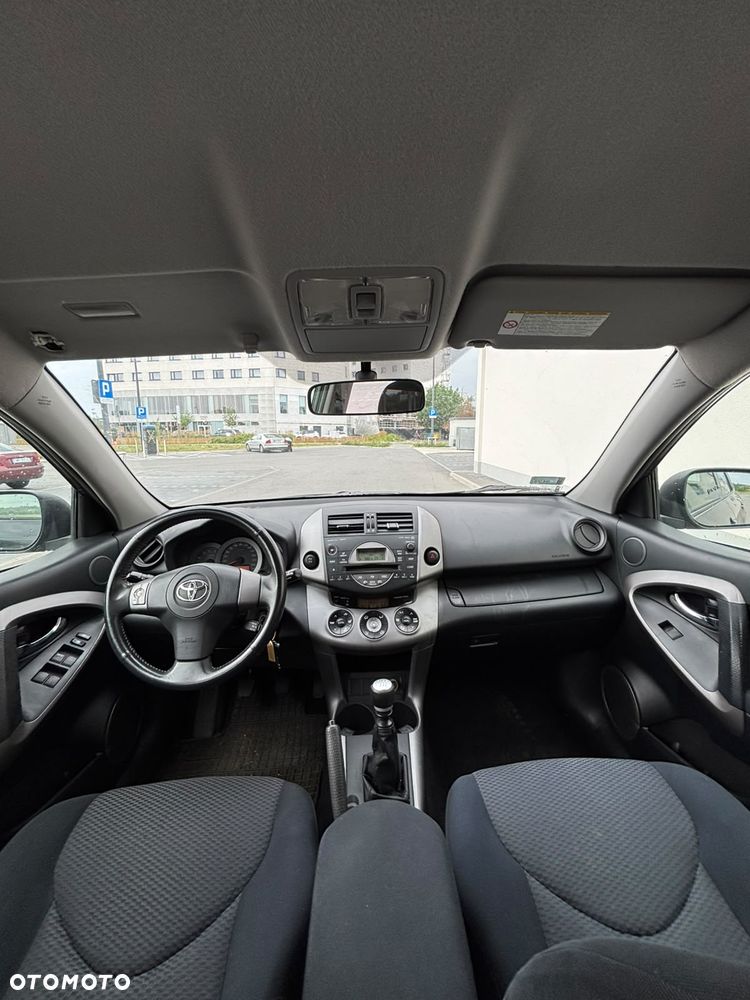Toyota RAV4 2.2 D-4D 4x4 - 25