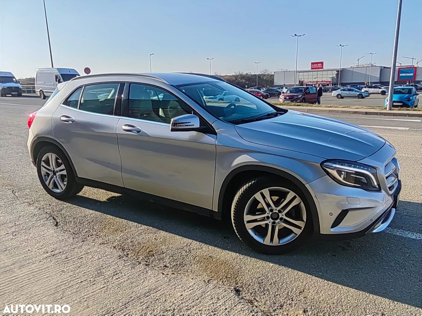 Mercedes-Benz GLA - 1