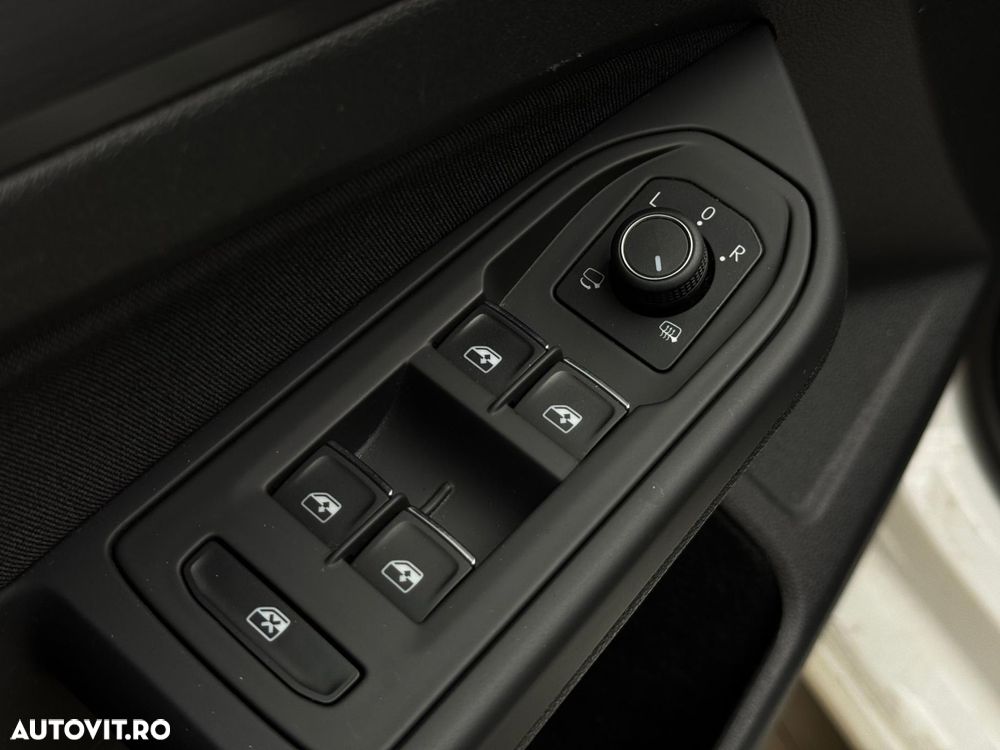 Volkswagen Golf - 24