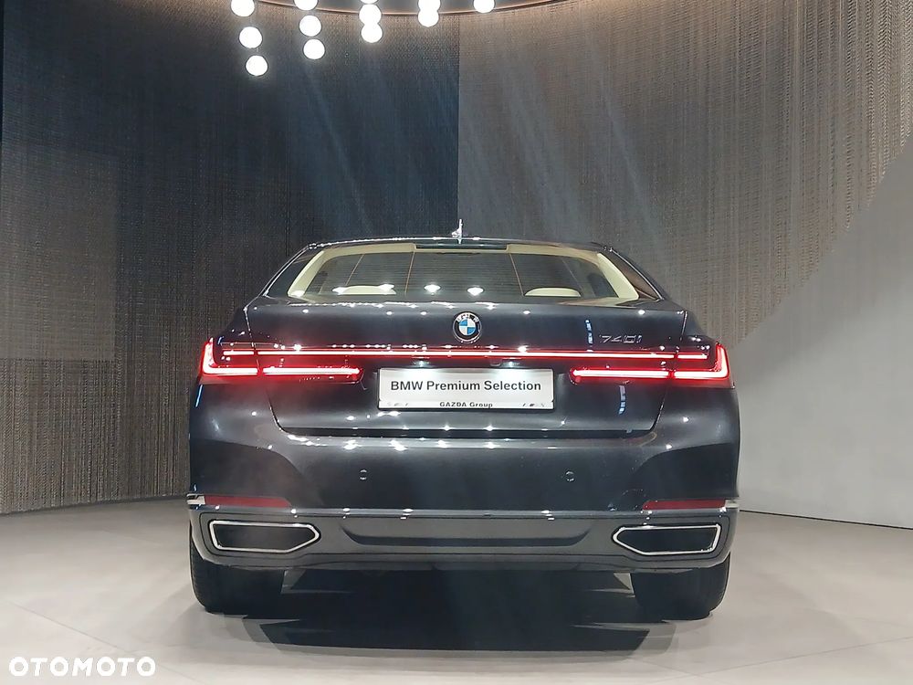 BMW Seria 7 740i - 9