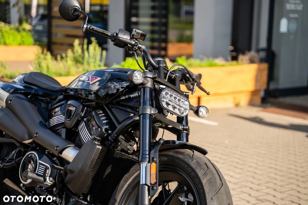 Harley-Davidson Sportster - 11