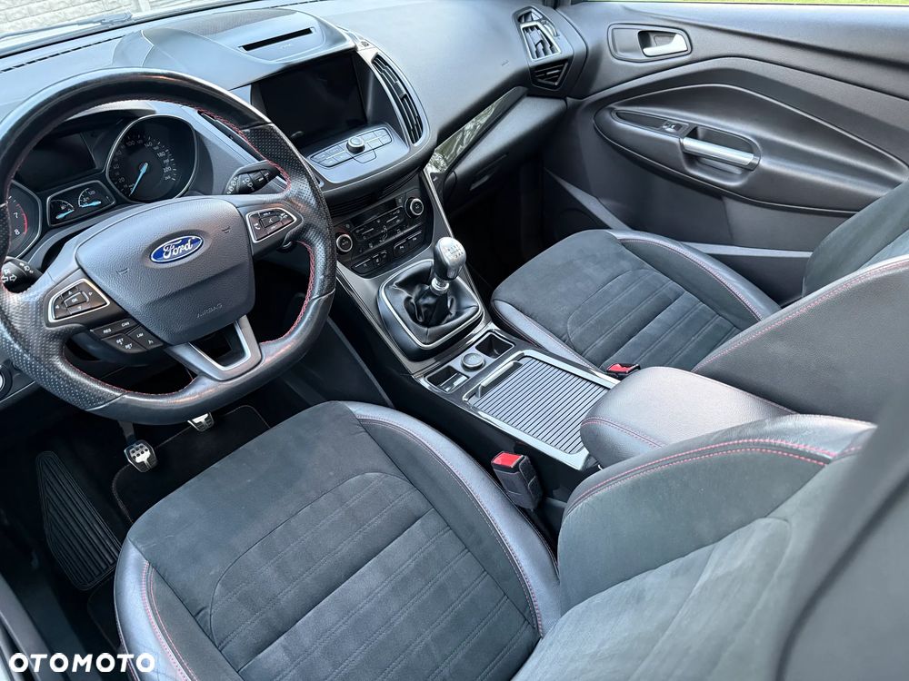Ford Kuga 1.5 EcoBoost FWD ST-Line - 14