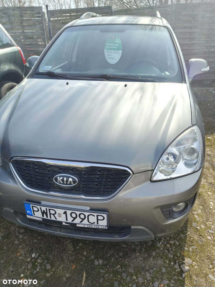 Kia Carens - 1