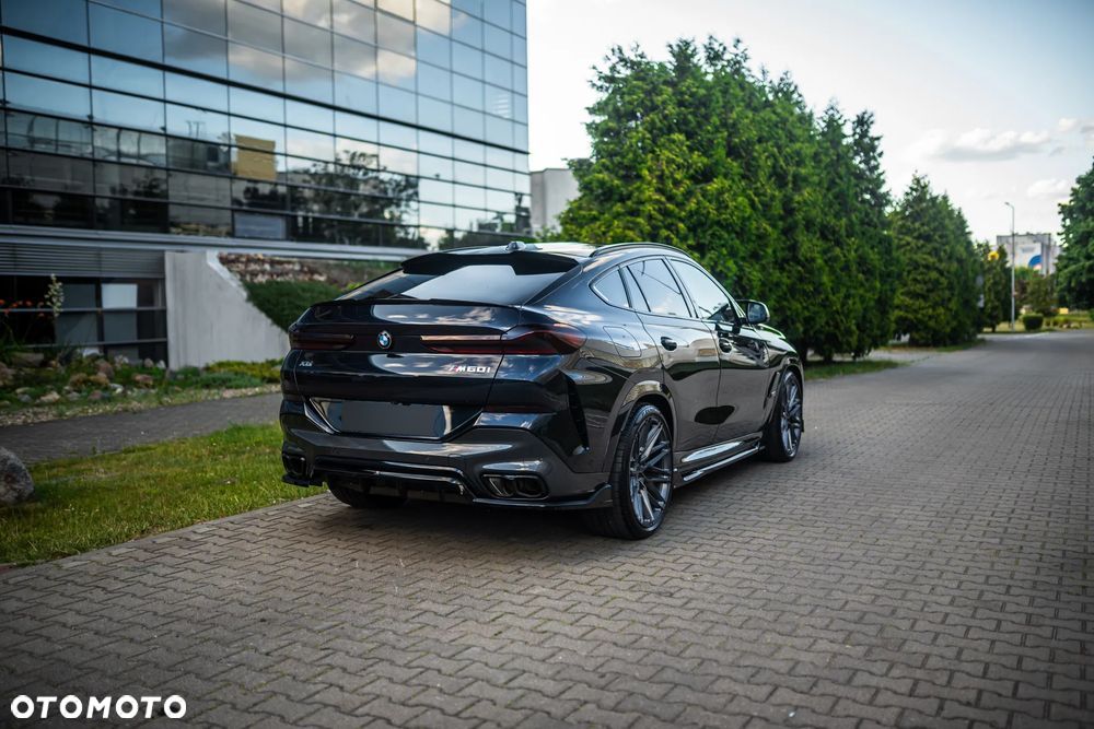 BMW X6 M50i - 11