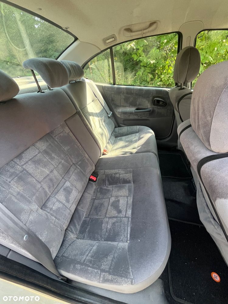 Renault Megane 1.6 - 5