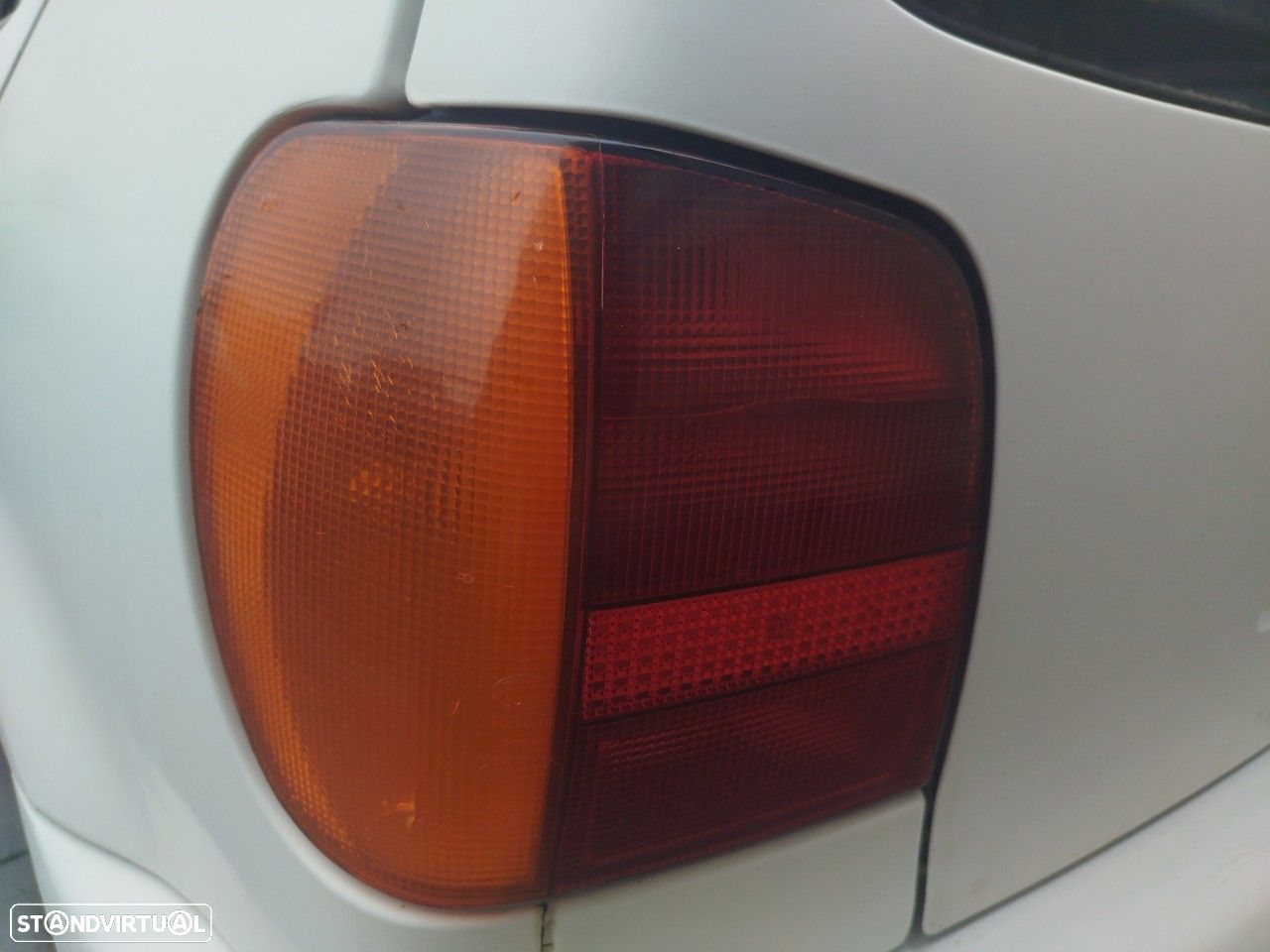 Farolim esquerdo VOLKSWAGEN Polo (6N) - 1