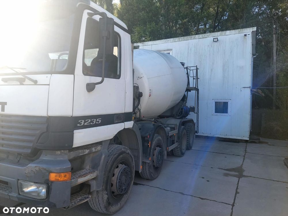 Mercedes-Benz ACTROS - 12