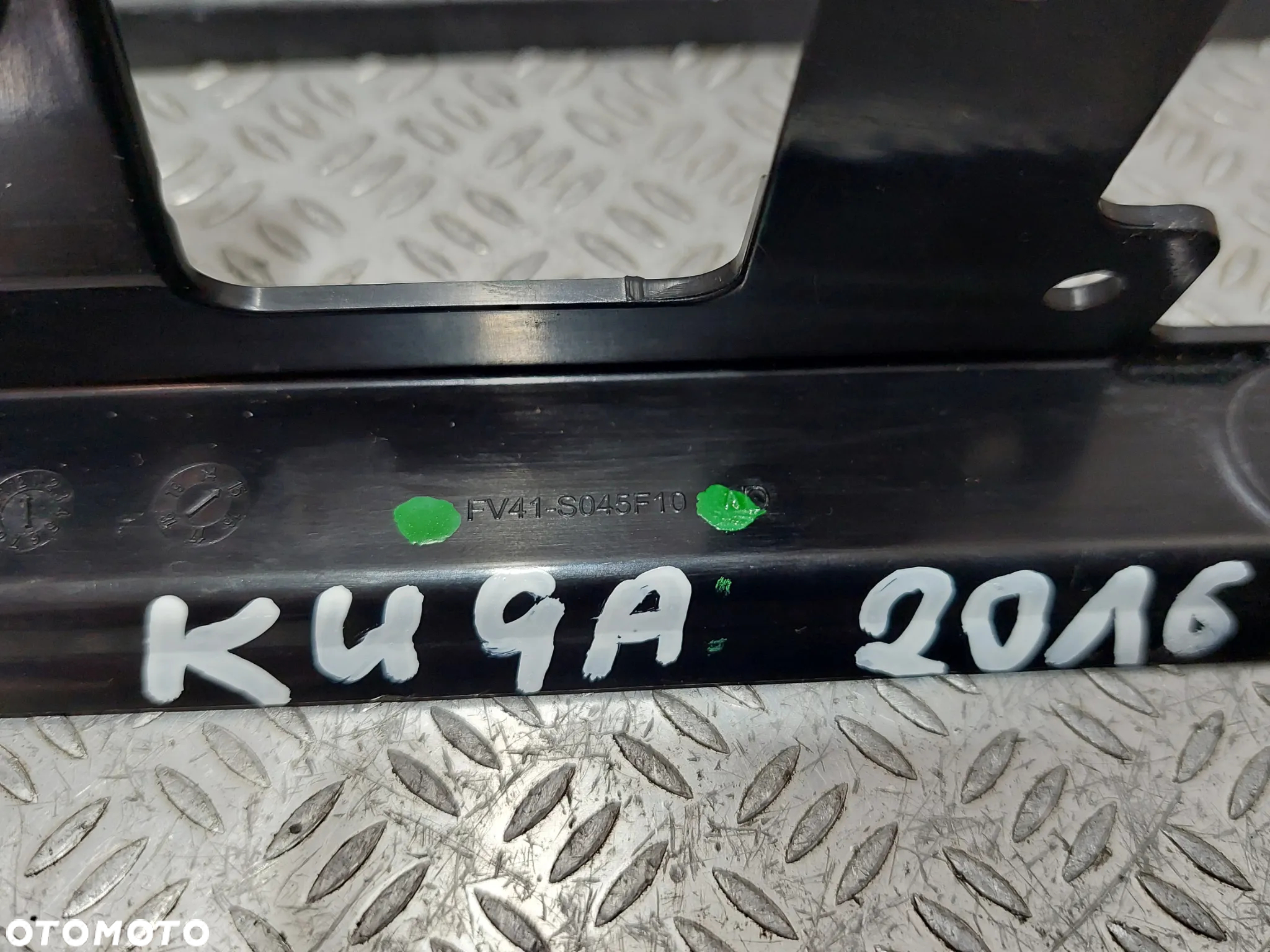 DOLNE PODŚWIETLENIE WEWNĄTRZ DÓŁ FORD KUGA MK2 R2016 2,0 DISEL NR FV41S045F10 - 2