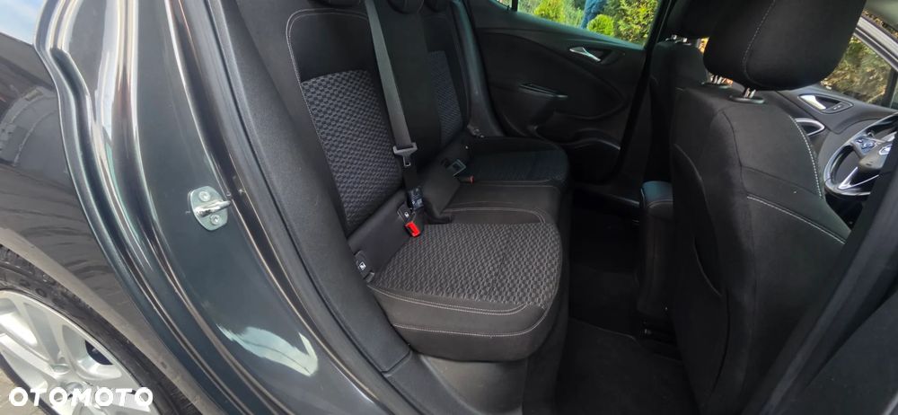 Opel Astra 1.6 D Start/Stop Dynamic - 34