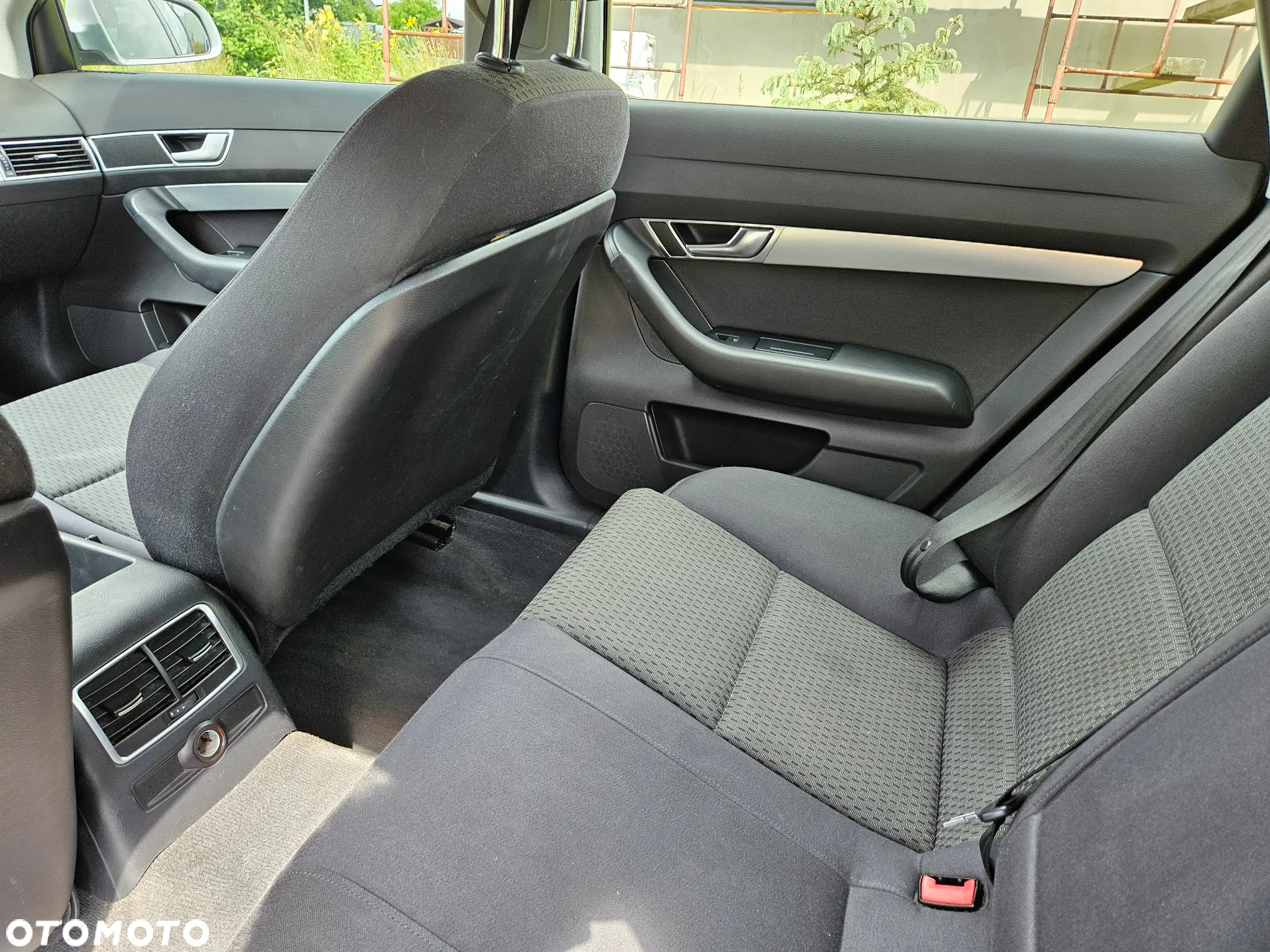 Audi A6 2.4 - 3