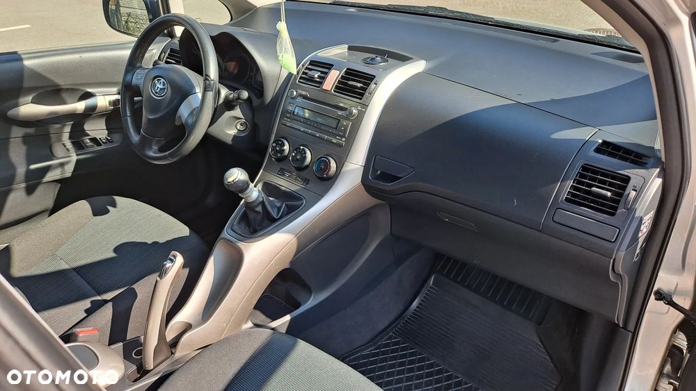 Toyota Auris - 21