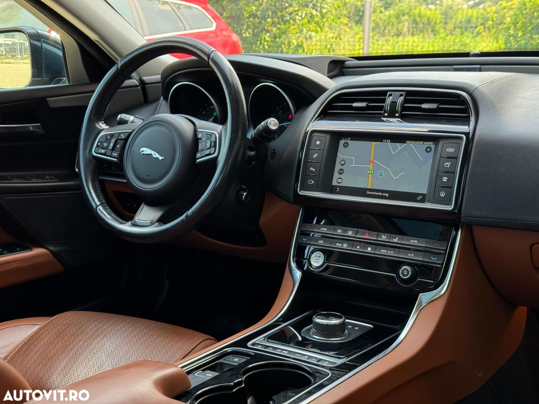Jaguar XE 20d Aut. Portfolio - 7