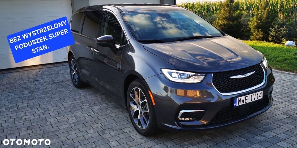 Chrysler Pacifica - 1