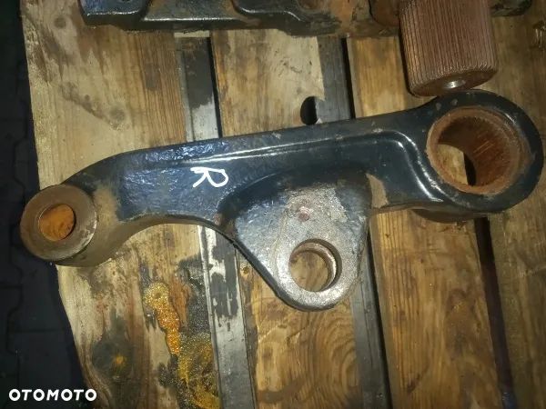 Elementy tylnego podnośnika plecak Case Maxxum 140 - 4