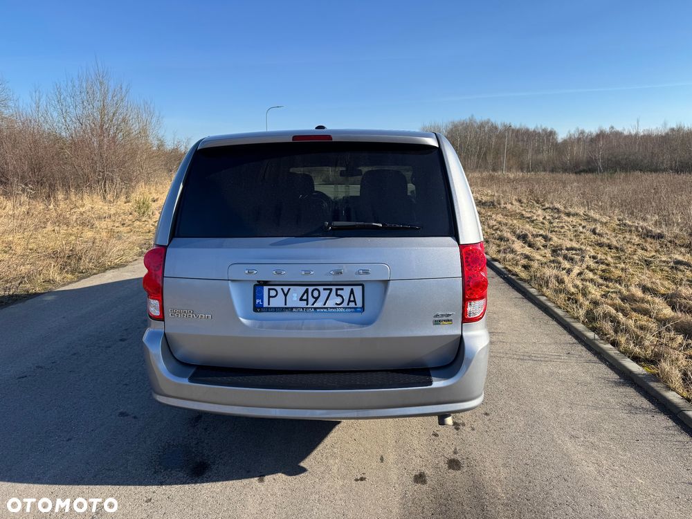 Dodge Grand Caravan - 11