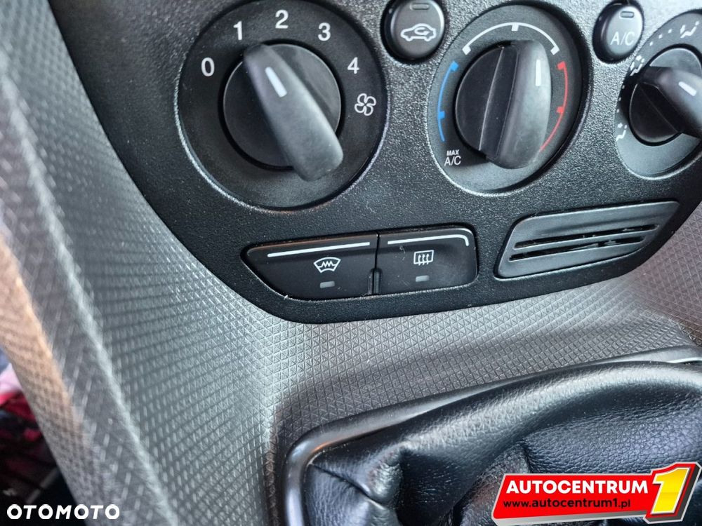 Ford Transit Connect - 20