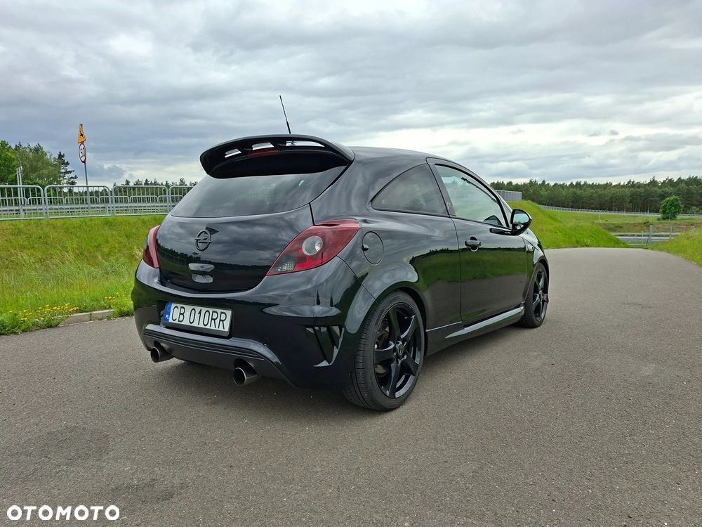 Opel Corsa 1.6 T OPC - 9