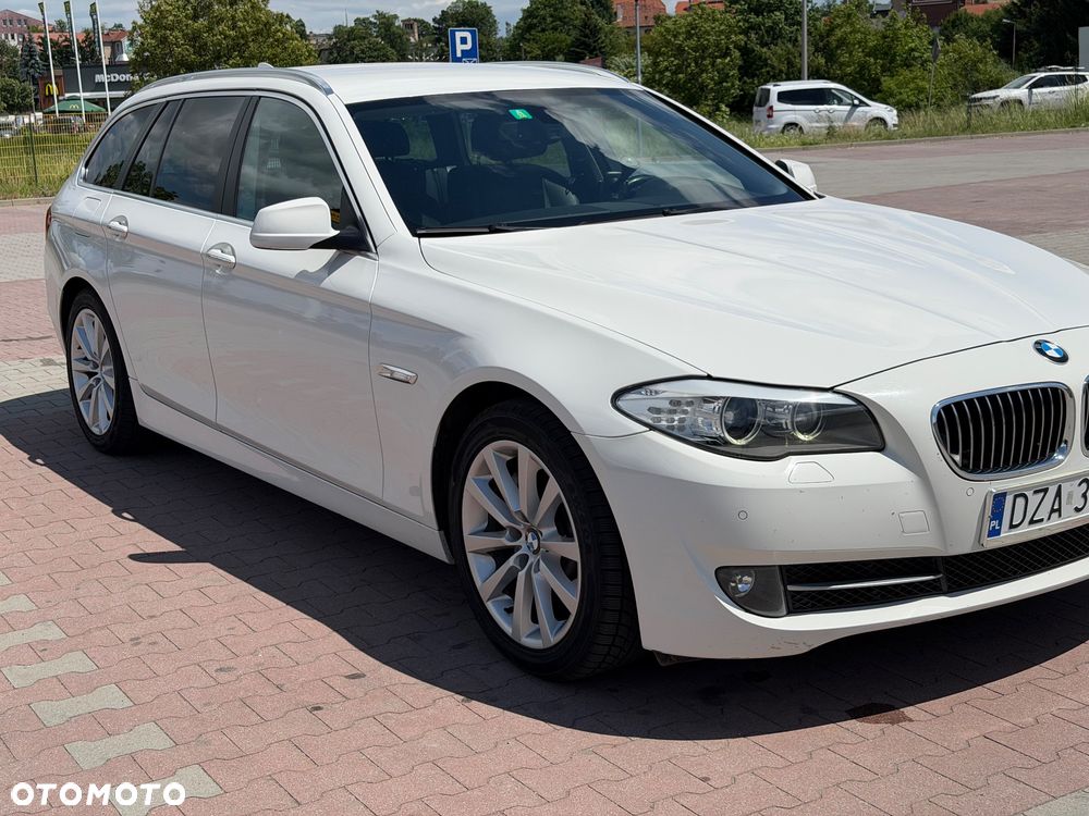 BMW Seria 5 528i Luxury Line - 3