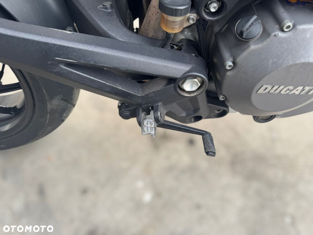 Ducati Monster - 15