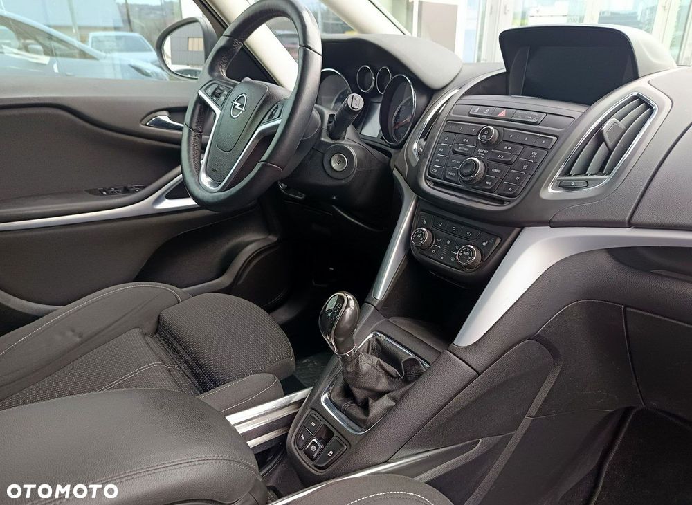 Opel Zafira - 10