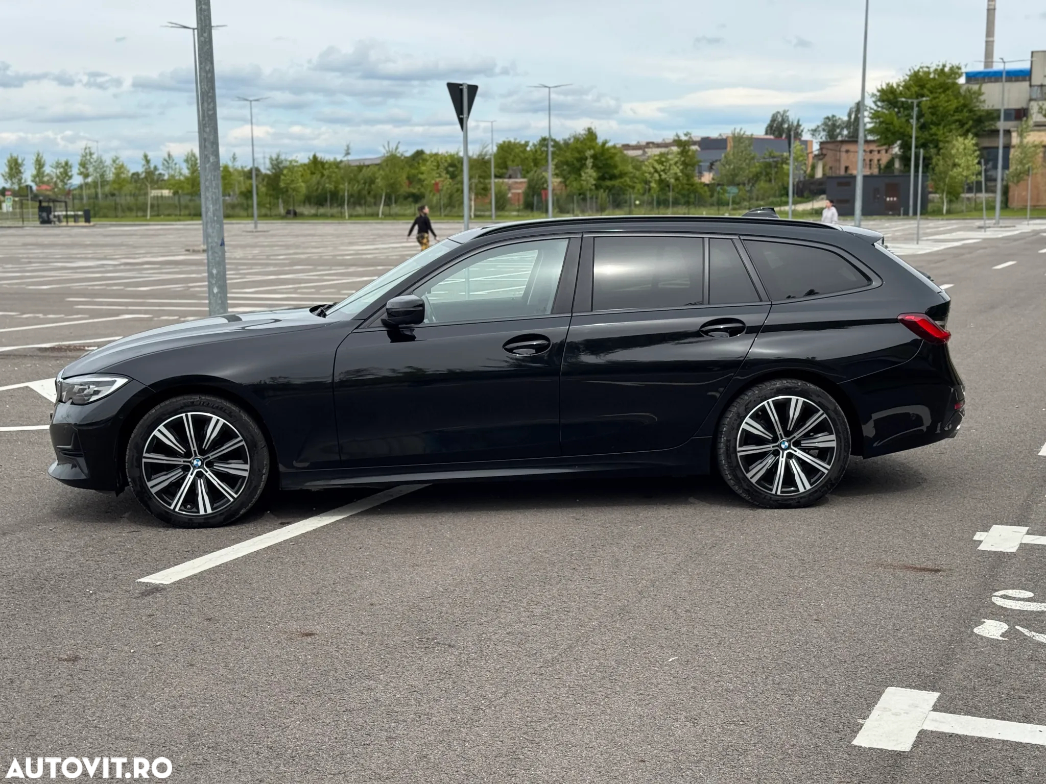 BMW Seria 3 318d Touring Aut. - 10