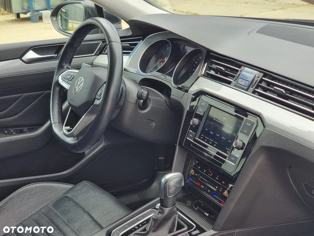 Volkswagen Passat 2.0 TSI Business DSG - 26