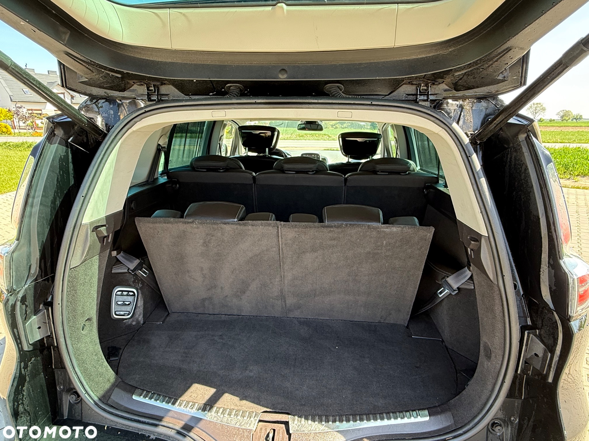 Renault Espace 1.6 dCi Energy Initiale Paris EDC 7os - 8