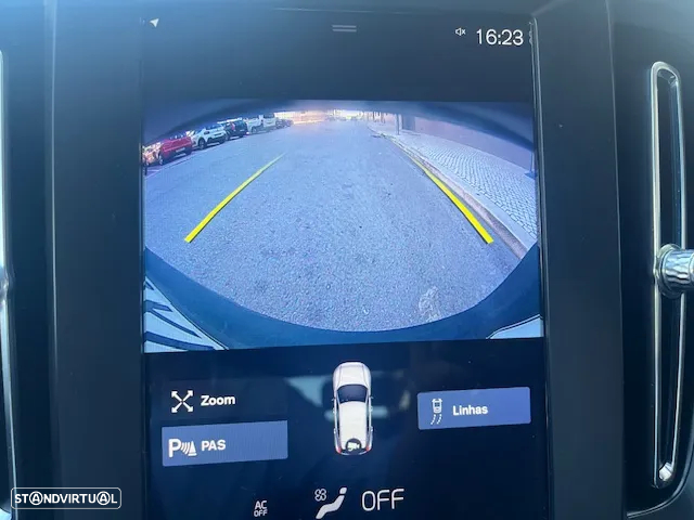 Volvo XC 40 1.5 T3 Momentum Tech Edition - 12