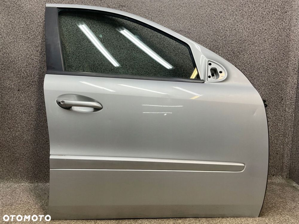 Drzwi prawy przod przednie srebrne C775 775U Mercedes W164 ML 100-120 umFe - 2