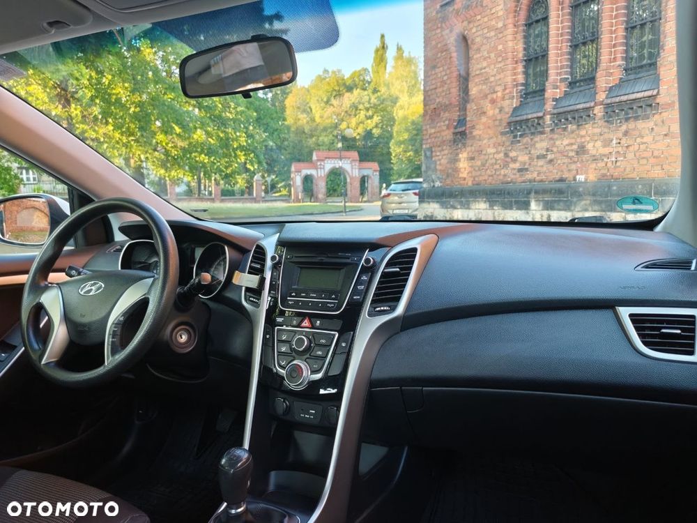 Hyundai i30 blue 1.4 Style - 15