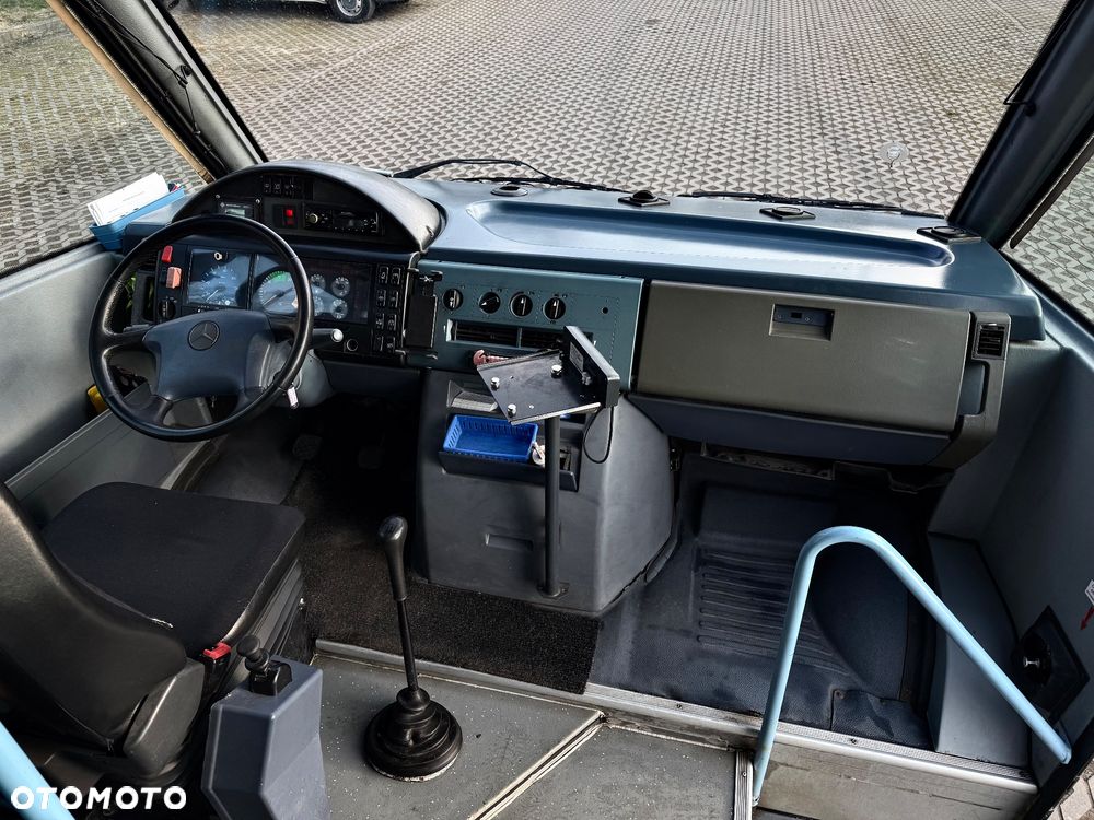 Mercedes-Benz Mediano 815 - 25